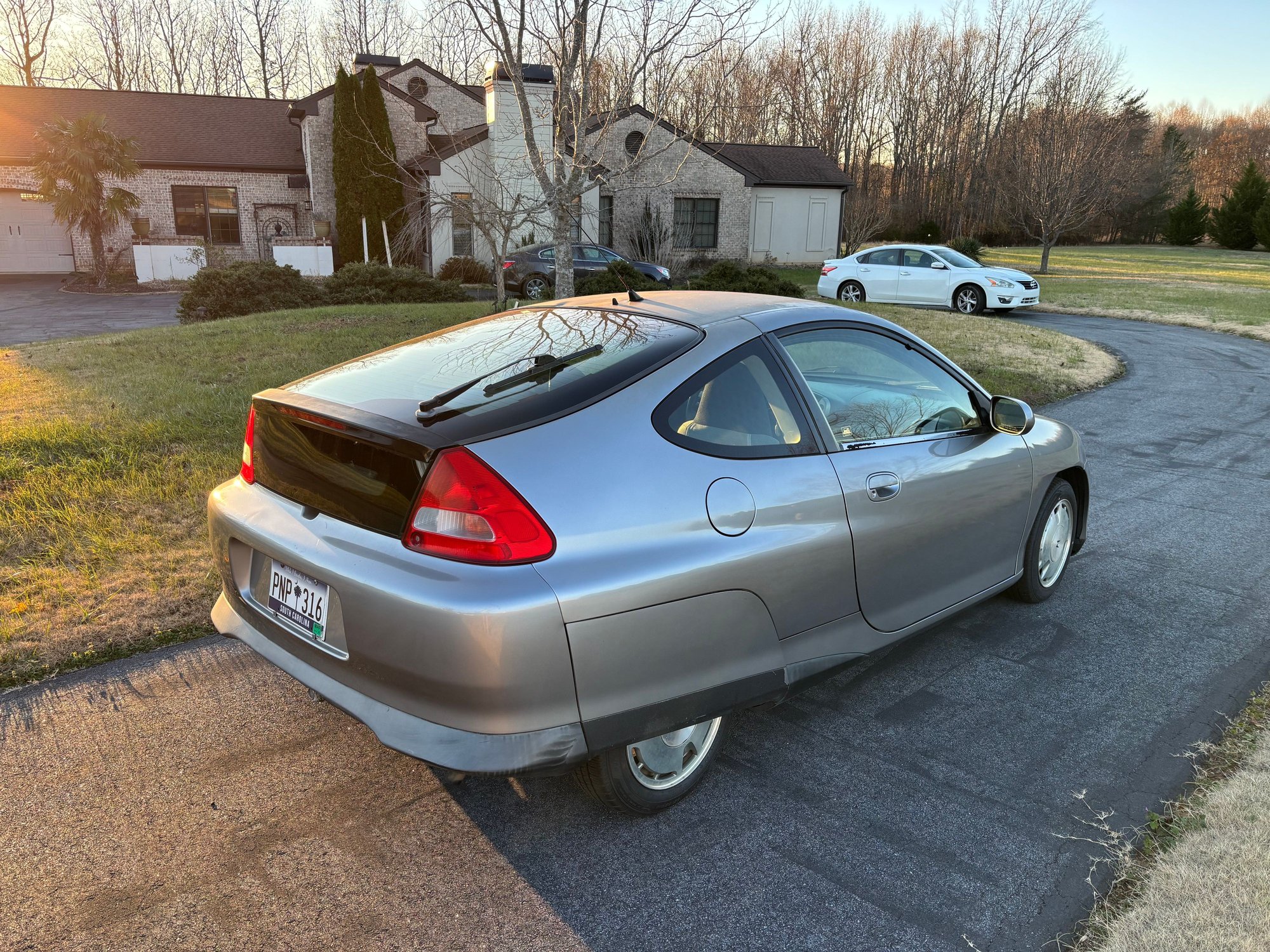 2005 Honda Insight - 2002 Honda Insight Seeks New Home - Used - VIN JHMZE14702T001784 - 3 cyl - 2WD - Automatic - Coupe - Gray - Spartanburg, SC 29349, United States