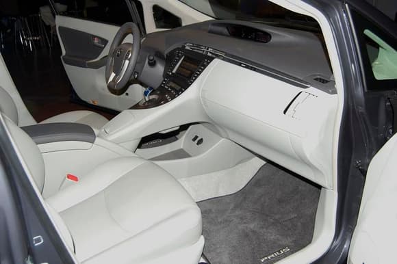 2010 Toyota Prius Passengers Side Interior