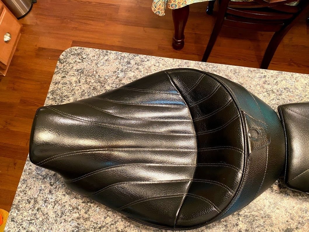 corbin solo seat with backrest