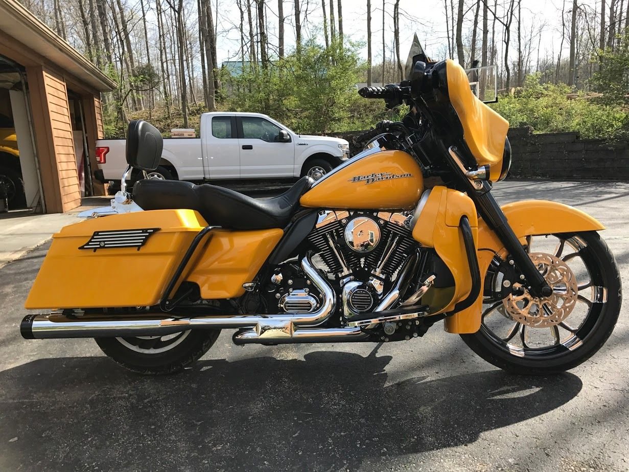 ISO Chrome Yellow Pearl Tour Pak Harley Davidson Forums