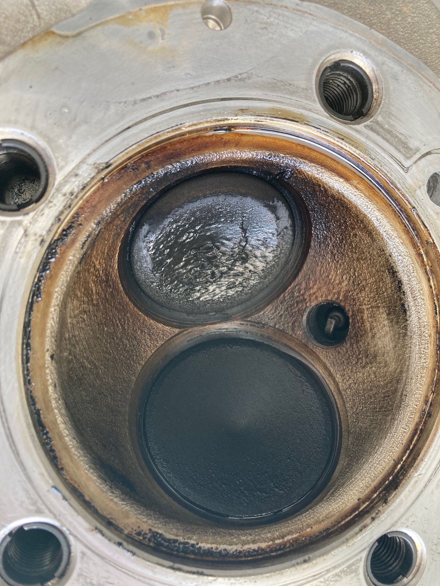 no. 1 combustion chamber