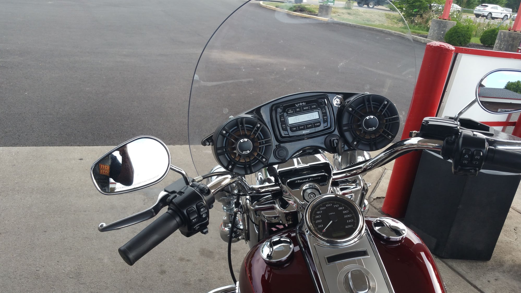 Best looking tunes set up for road king with no fairing? - Harley
