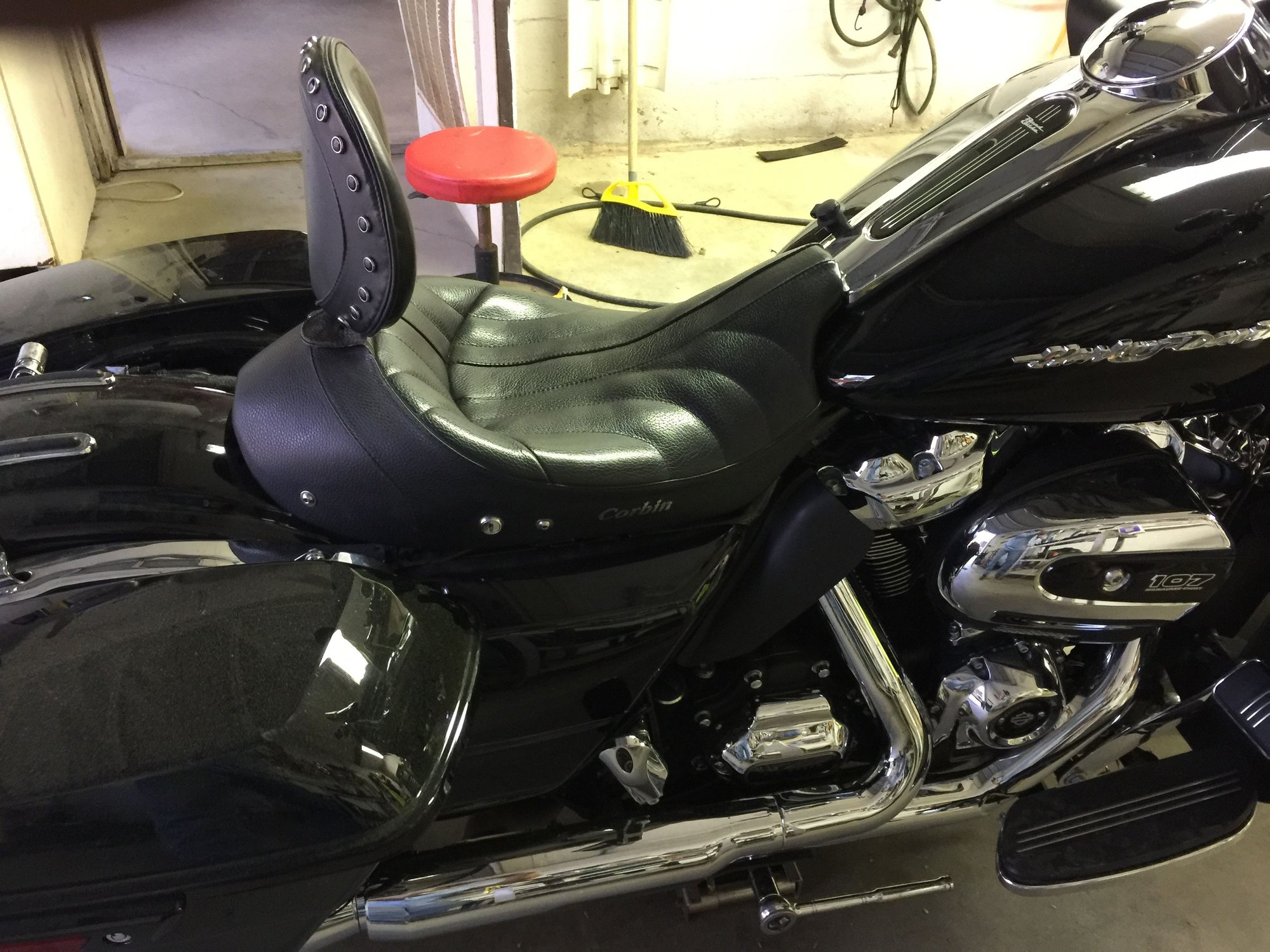 corbin solo seat with backrest