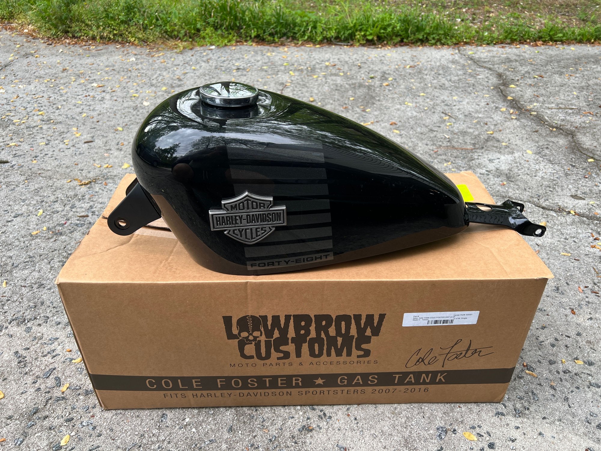 2016 48 gas tank 4 sale! Harley Davidson Forums
