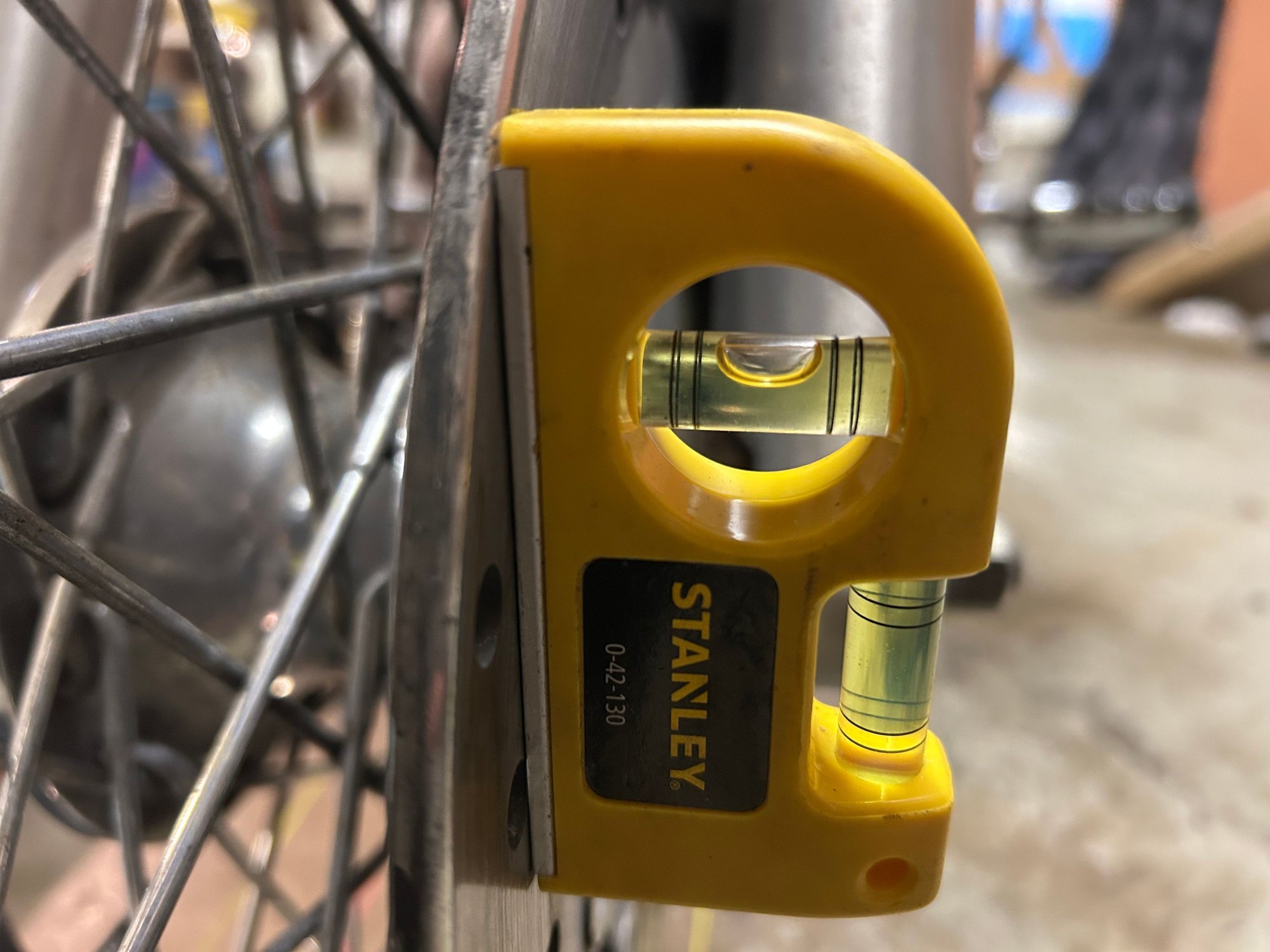 Front wheel straight 