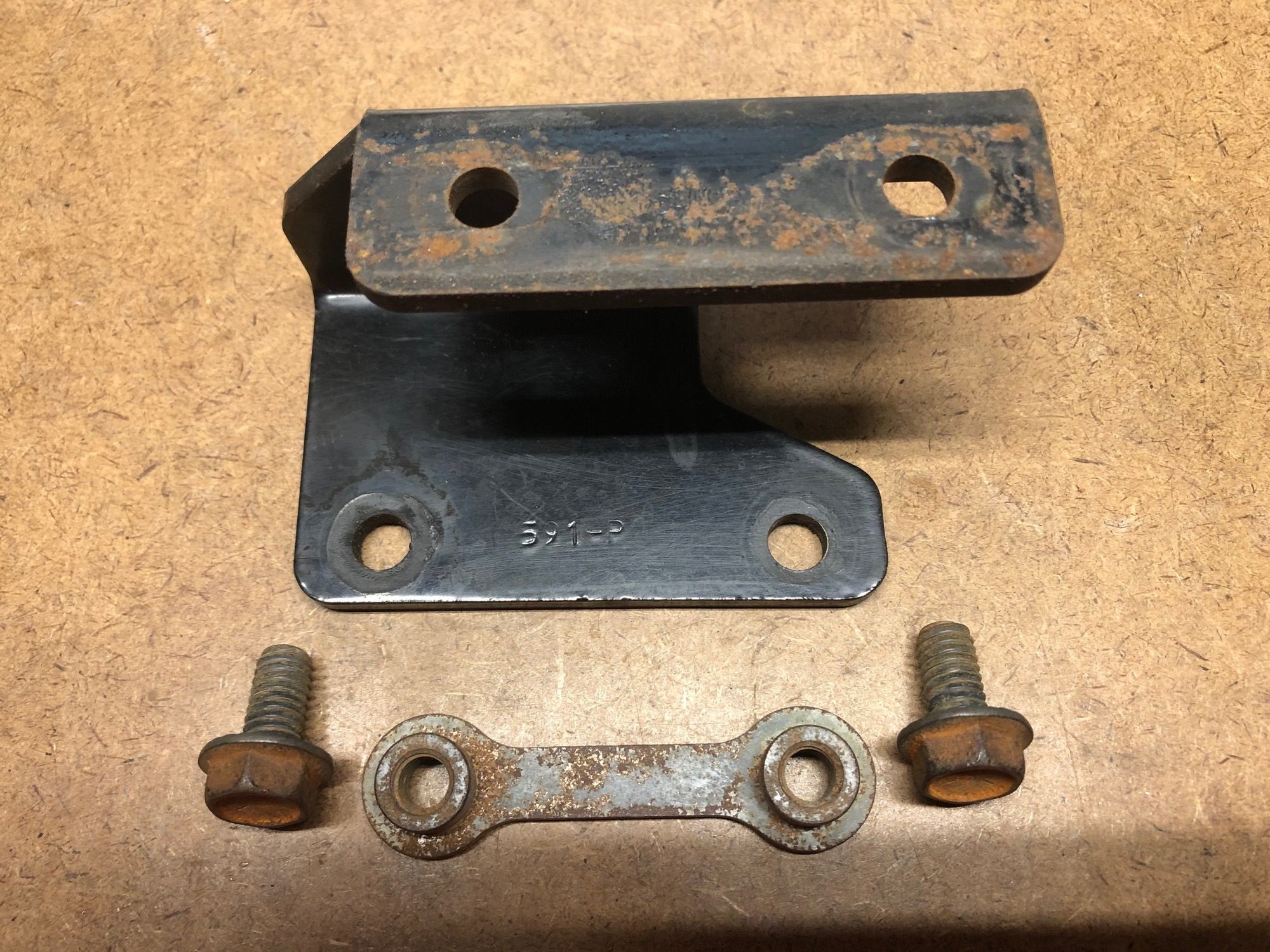 WTB Vance and Hines Pro Pipe Trans Mounting Bracket 2009 through