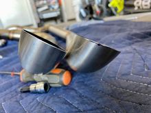 Spray paint overspray all over the exterior of the pipes.