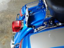 I took a piece of metal, bent it and
fastened it to the docking mounts........