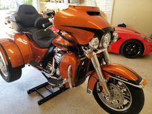 One very small rock chip on right fender that was touched up with genuine HD touchup paint.