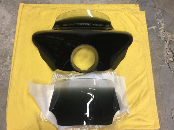 Batwing with 5" GHOST windshield installed. (" windshield in GHOST below.