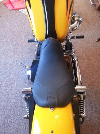 This seat really opens up the bike.  Shows it's bones of real good.