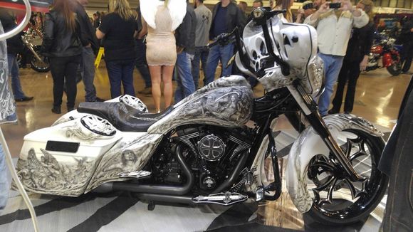 The other side of the bike. Owner was a cool guy too. Angels were not bad looking either (see background)
