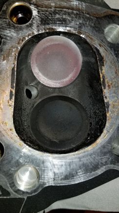 Rear head valves