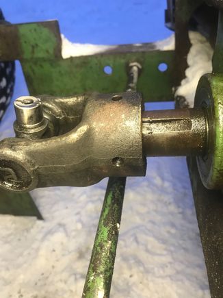Set screw removed, no key ?
