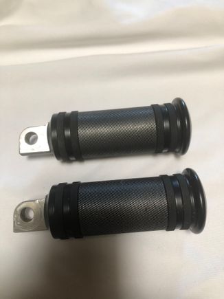 Black diamond footpegs
