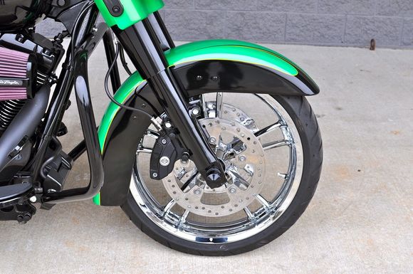 FLHX Street Glide with Chrome wheels by Sport Chrome