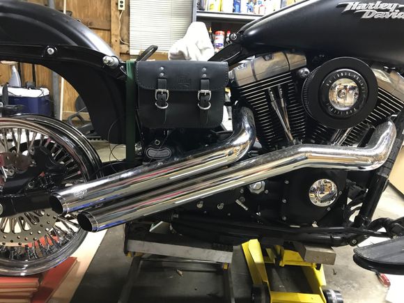 Bad&g custom battery bag to hide the compressor 