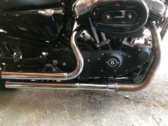 The BUB heat shields will not work so I cut them too where they began their upward bend and smoothed it all out. Once that was done I began the task of wrapping the top part of the pipes with black header wrap. Lots of fun and very itchy hahaha.