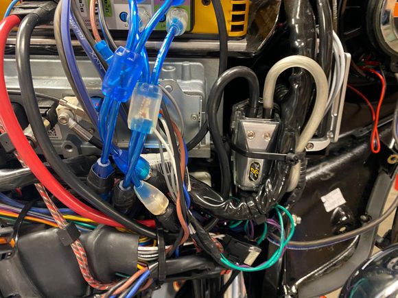 Ground splitter. Secured three ways to the “loop” in the cab hole. 