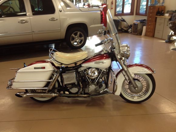 My ‘69 FLH when I first got it. Plug in kicker cover for kickstart. I added one later. 