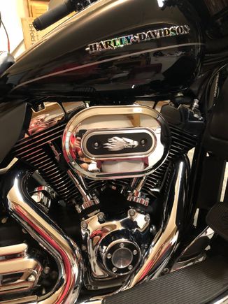 Excellent condition high flow Screamin Eagle Air Cleaner for sale. Removed from my 2015 Ultra Limited. $200.00 shipped.