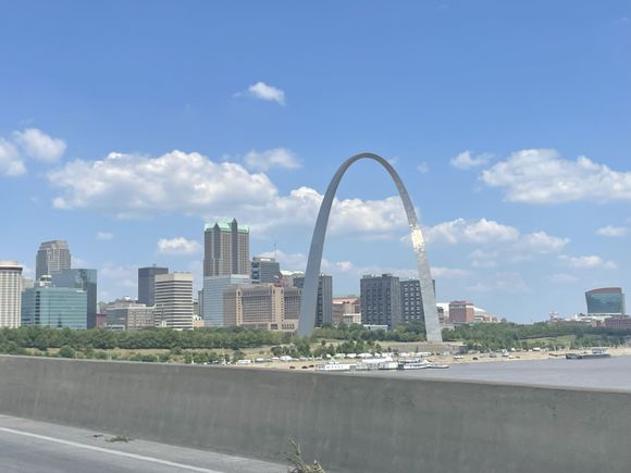 Obligatory St Louis Arch pic while crossing the Mississippi river