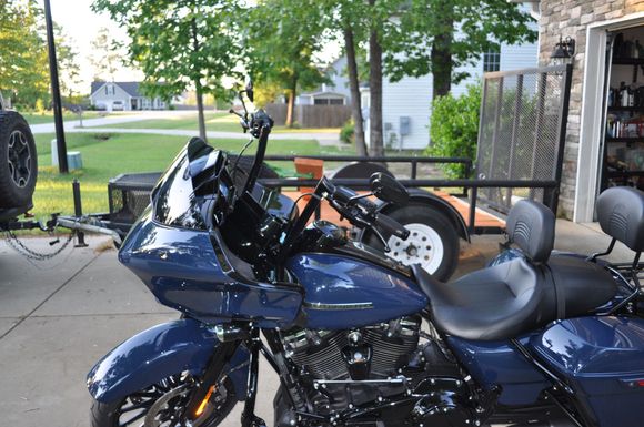 The chiseled bars look perfect on the RG!  