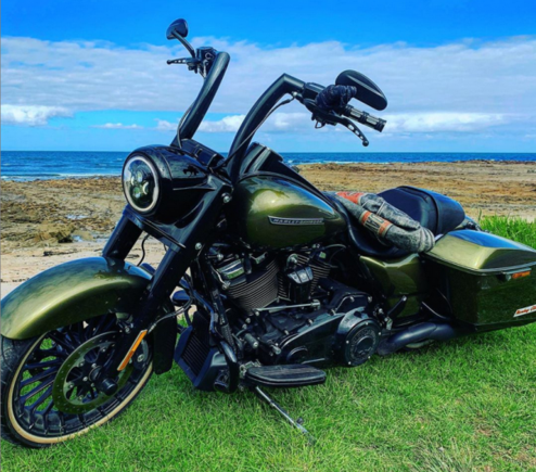 If I had a Road King it would have 2inch burleigh bars without question! I think they look so good on a King! 