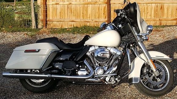 2014 FLHTP retired out of Denver PD. Great touring machine!