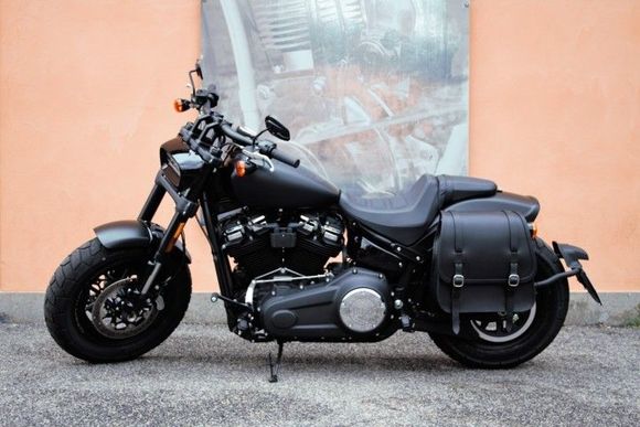 Glam  Saddlebag Endscuoio for Hd Softail Fat Bob