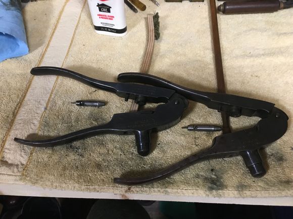 Two Winchester tools for .32-20 WCF; notice the difference in the primer/sizer/ pieces, even tho they are the same caliber.