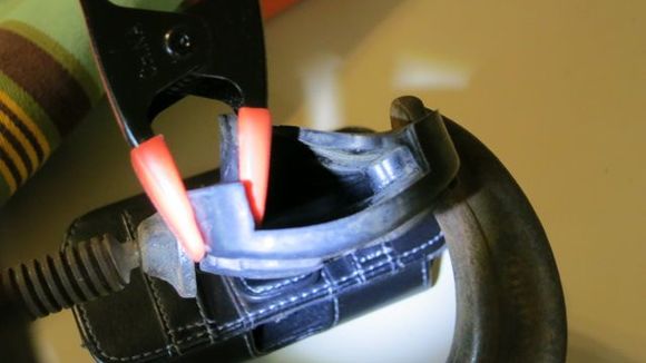 Here's the rubber pad. If you look real close you can see the one rubber tit extending from the right side; it's the same on the left.