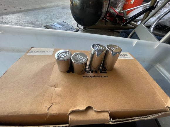 Ciro magnetic rear detachable kit plugs