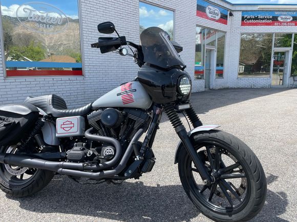 The Dyna-bro dyna with a replacement fairing—because I crashed and broke the other. Plan to get it paint-matched some day. 