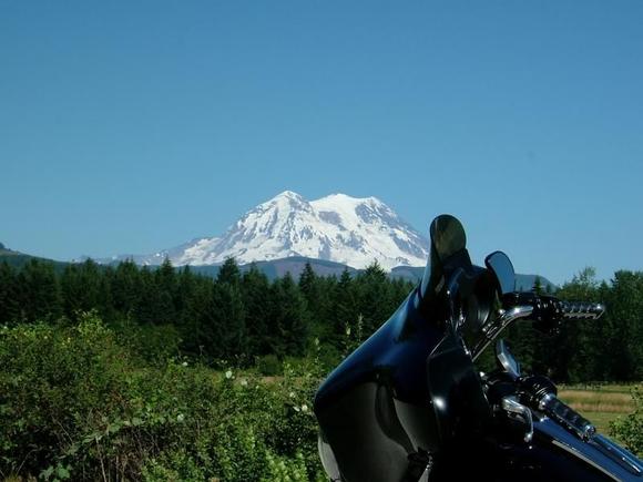 Mo at scenic out look Mt Rainier
