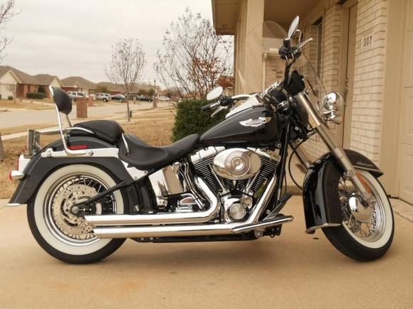 Day 1 pic of my new to me 06 deluxe.