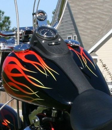 Shift gauge with shift light and rpm indicator on handlebars