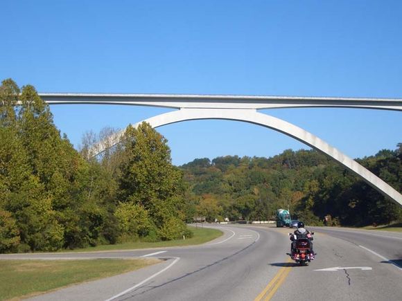 Close to Franklin, TN
The Natchez Trace crosses Highway 100.  Huge bridge!