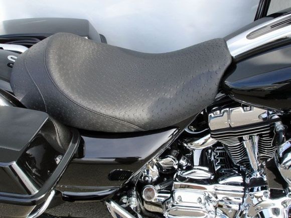 Black Ostrich Vinyl Solo C&amp;C Seats
http://www.sideroadcycles.com/AmericanMotorcycles/Seats/Motorcycle_Seats.html