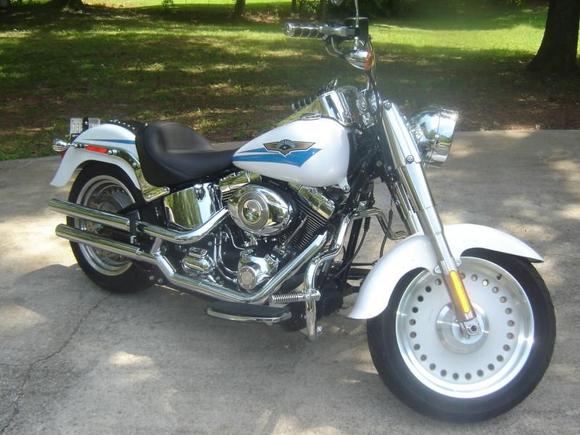 07, Fatboy
Mustang seat with rear fender bib