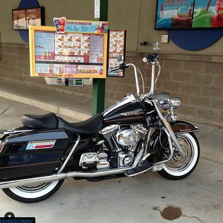 After a cross country move, I bought this 2001 Road King. I was essentially restarting my adult life and this bike helped keep me sane while I was doing that. 
