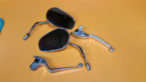Stock 2014 FLHTK mirrors and levers