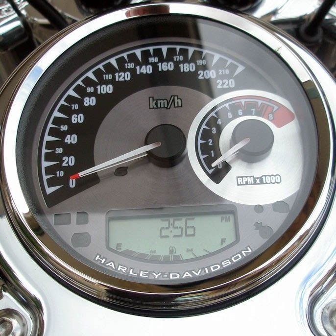 Harley Davidson Speedometer/Tachometer fuel level reading problem