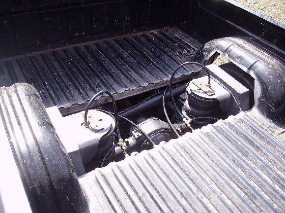 rearbagsetup,8 1/2inch fast valves all the way around 10switches 180psi,c nocthed,layed frame all the way around