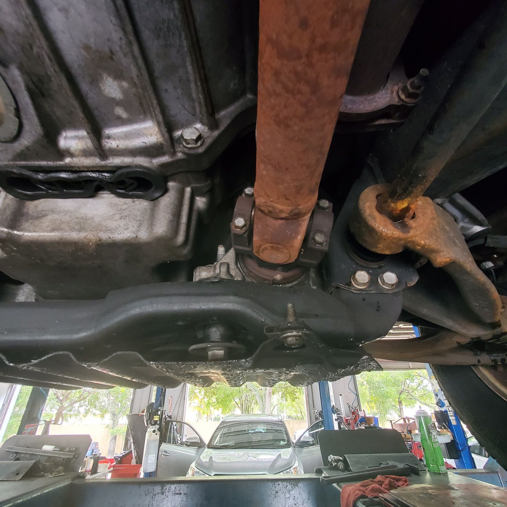FRONT DIFF BROKEN BUSHING.