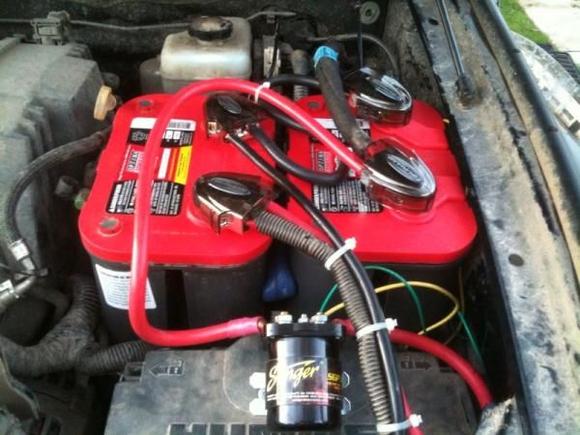 Dual Optima Red Tops, Stinger 200 amp solenoid, 4x Tsunami multi port terminals