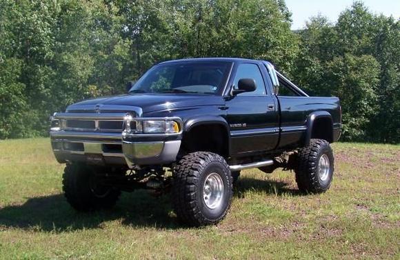 99 Dodge Ram 2500 V-10 w/9" lift 38.5" Parnelli Jones Dirt Grips