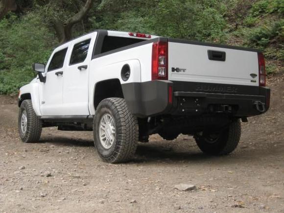 2010 H3T Alpha / Off Road Package, Birch White