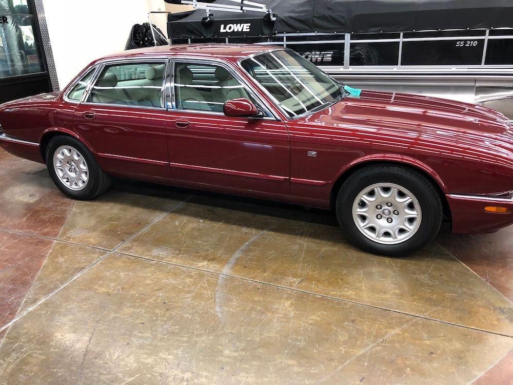 2003 Jaguar XJ8 - Beautiful 2003 Jaguar XJ8 in Great Condition for Sale - Used - VIN SAJDA14C03LF53943 - 69,550 Miles - 8 cyl - 2WD - Automatic - Sedan - Red - Hendersonville, NC 28379, United States