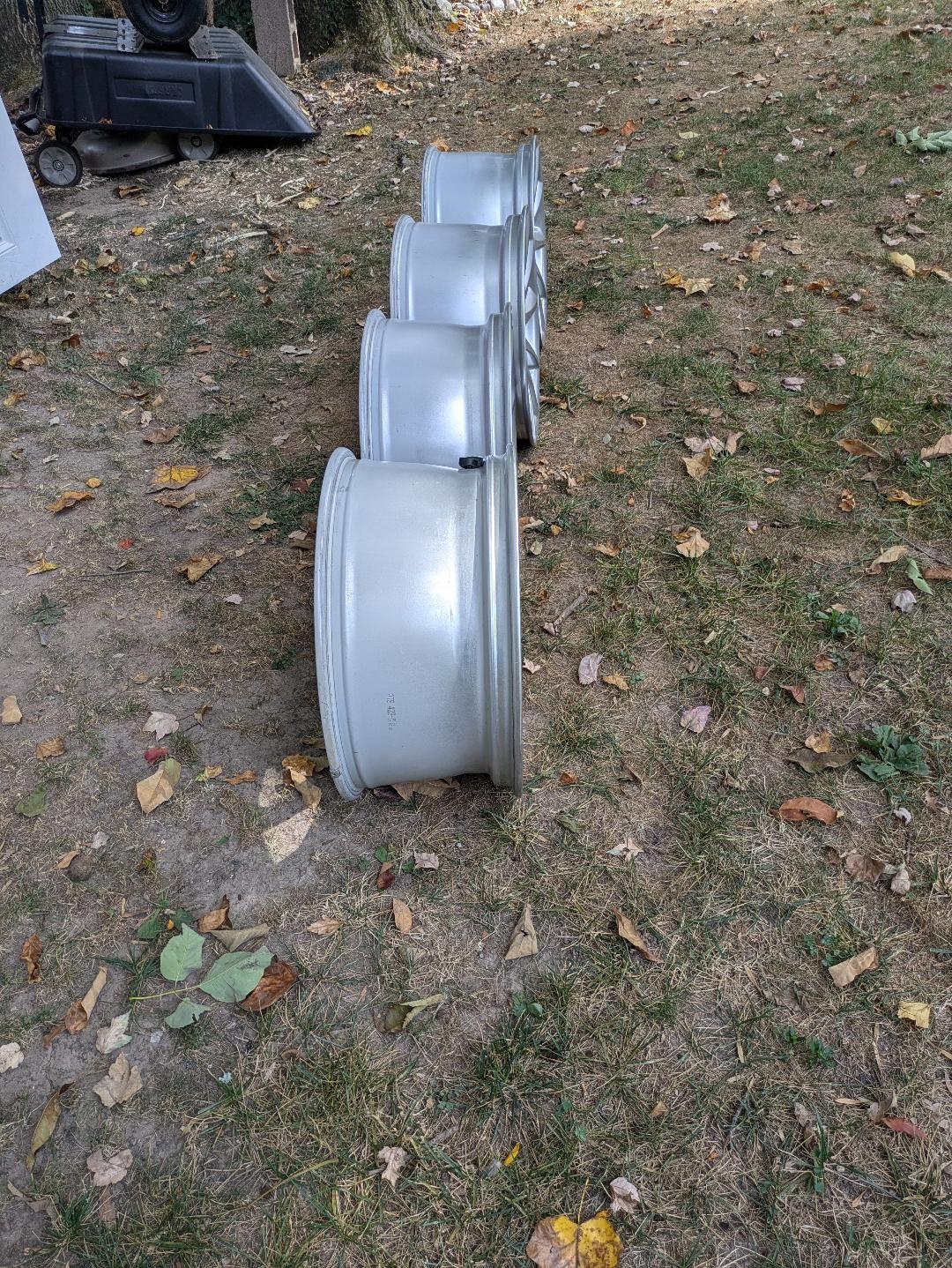 Wheels and Tires/Axles - Jaguar OEM Staggered Aleutian Wheels - 9x19 Front / 10x19 Rear - Used - 0  All Models - Ambler, PA 19002, United States